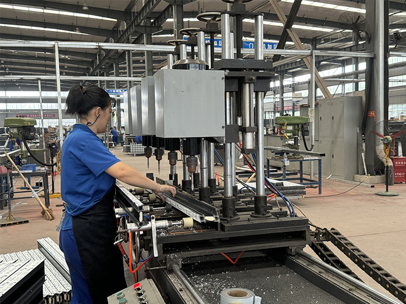 Shiny-Control Technology Develop (Beijing) Co., Ltd. производственная линия производителя