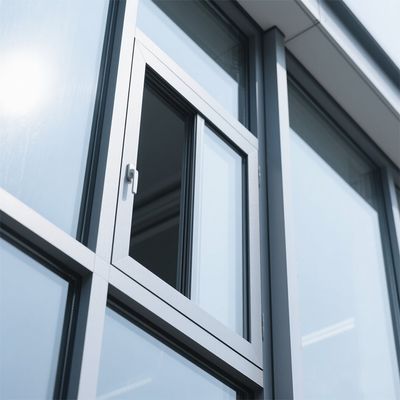 Настраиваемая и теплоизолированная унифицированная навесная стена для индивидуальных цветов и компактного дизайна для небольших площадей